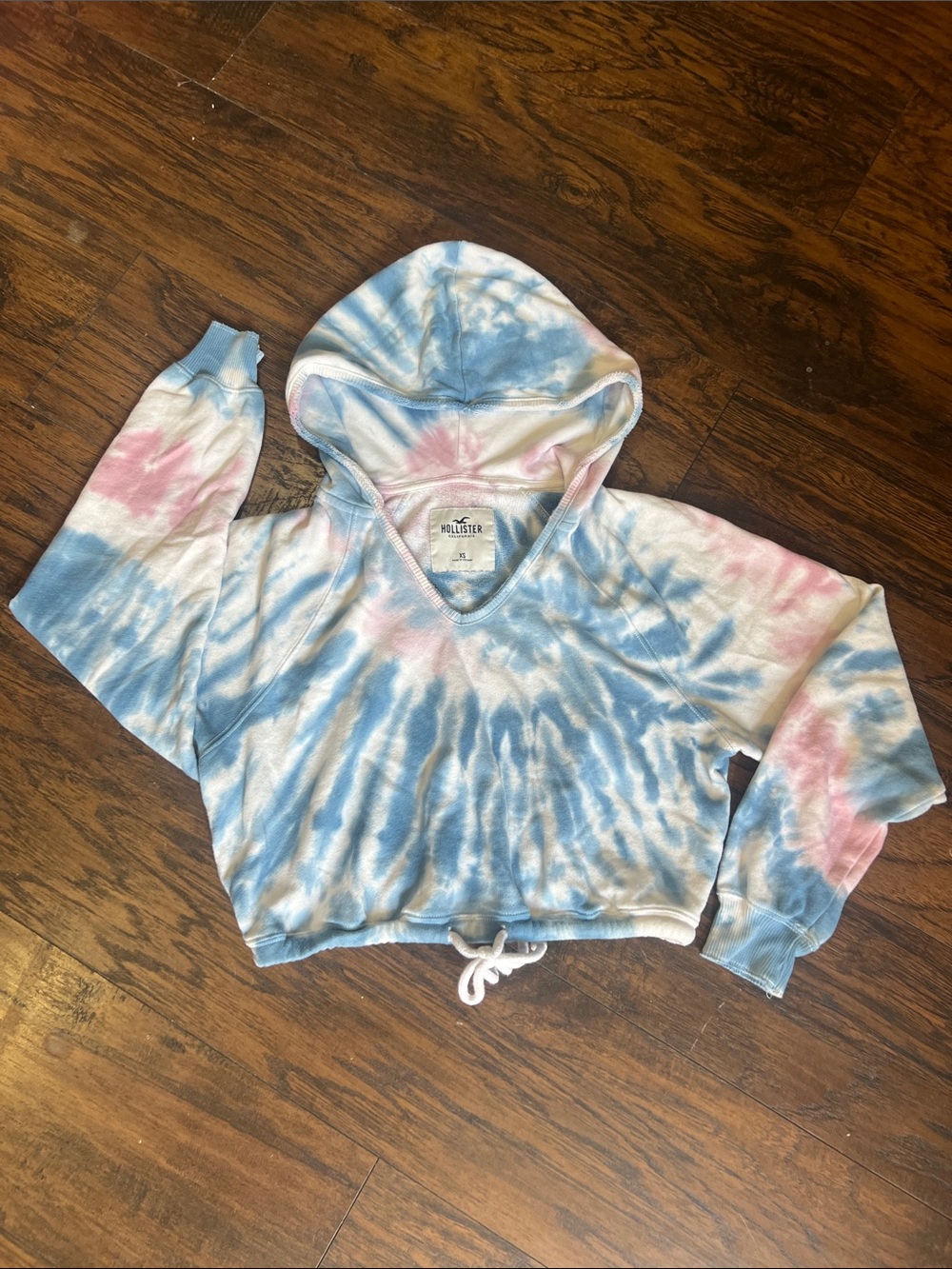 Hollister California woman’s cropped tie dye hoodie size XS